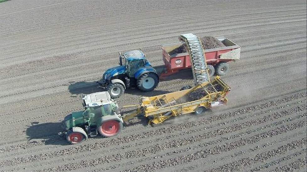 Nieuwe Samon uienlader klaar voor praktijk Trekkerweb