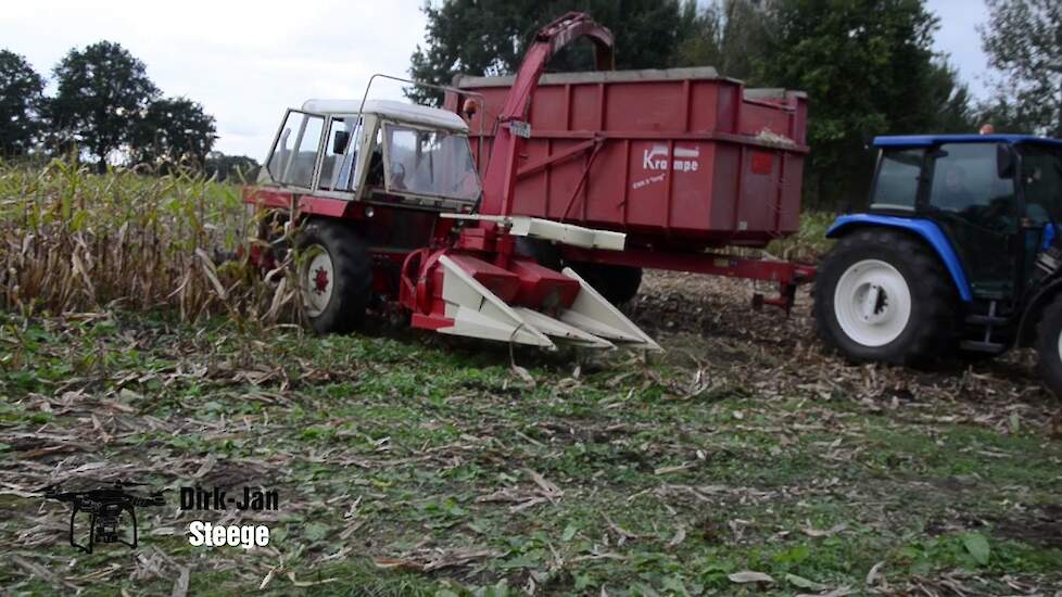 Historisch maïshakselen in Bocholt met de Hektarkiller Trekkerweb