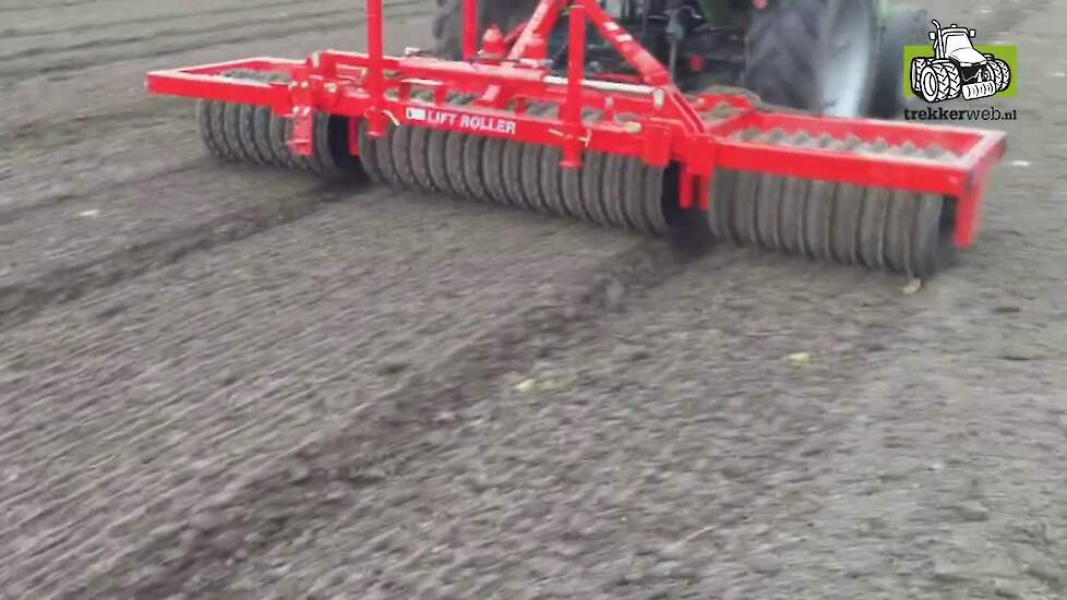 Wit Flowerbulbs aan het werk met de HE-VA Cambrige Roller.