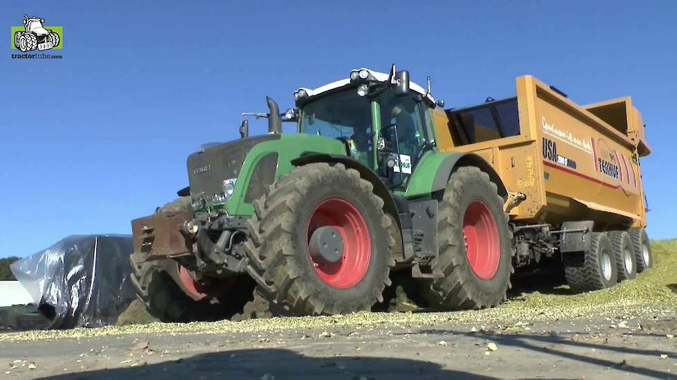 Snijmaïs transport en kuil aanrijden door Terhuf Agrarservice Trekkerweb