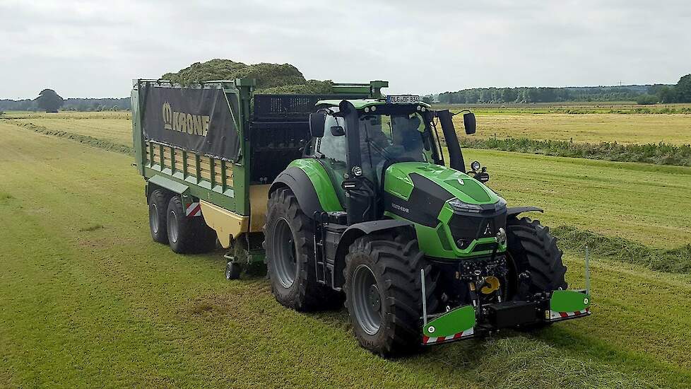 Deutz-Fahr 9340 TTV en Krone ZX470 AGRIbumper met Deutz Fahr ready for action toer 2016 Trekkerweb