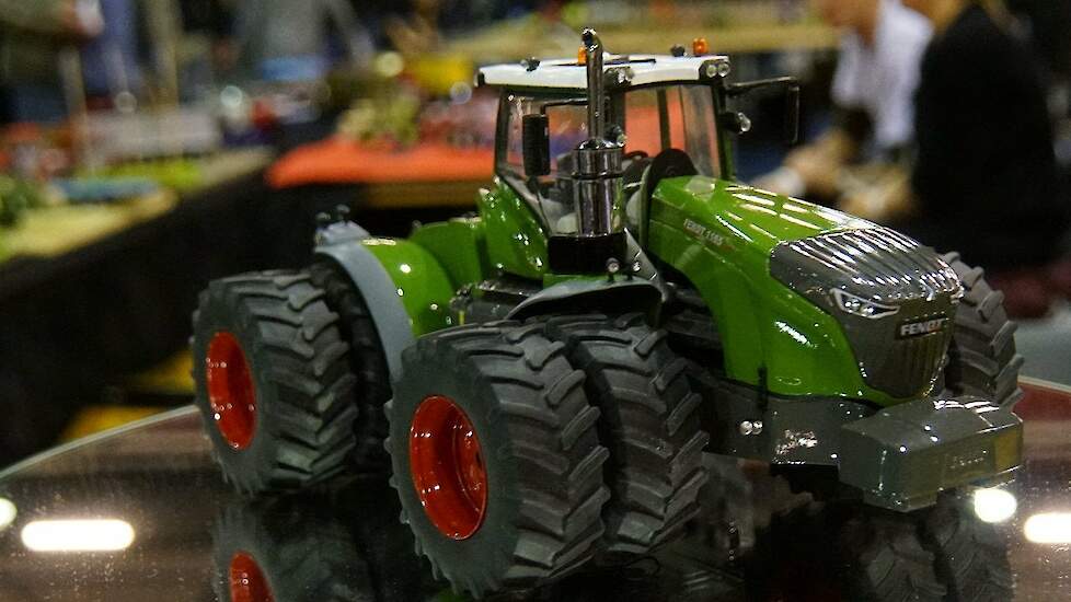 Prototype Fendt 1165 ? op LCN miniaturen beurs in Zwolle 2016 Trekkerweb
