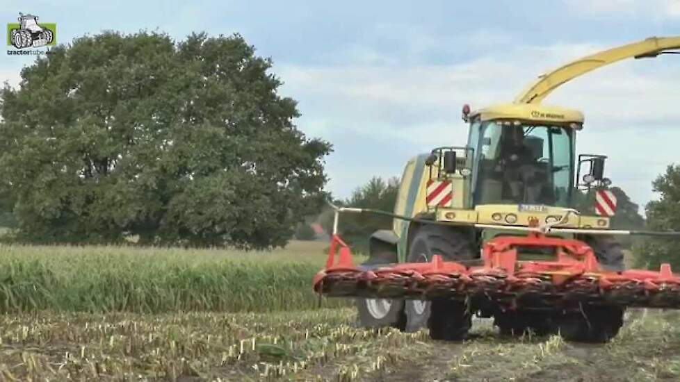 Loonbedrijf Strauch-Janßen uit Isselbrug met de Krone BiG X70 en Fliegl in de maïs Trekkerweb