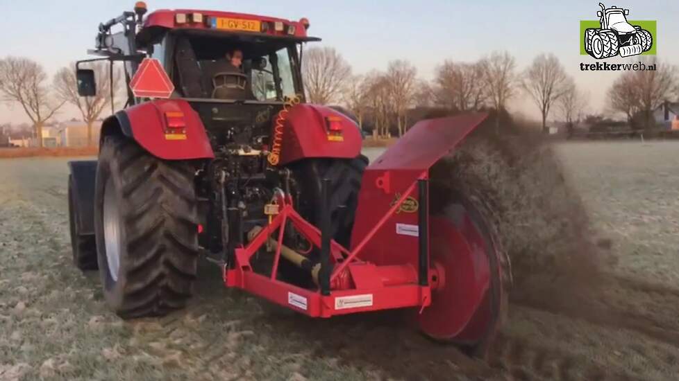 Nieuw bij Derksverhuur een DeVos greppelfrees Trekkerweb