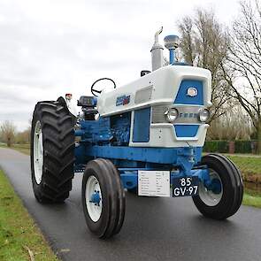 De Ford 6000 is maar kort in productie geweest, om precies te zijn van 1961 tot 1964. Problemen met de revolutionaire halfautomatische versnellingsbak Select-O-Speed bezorgden de trekker een slechte naam.