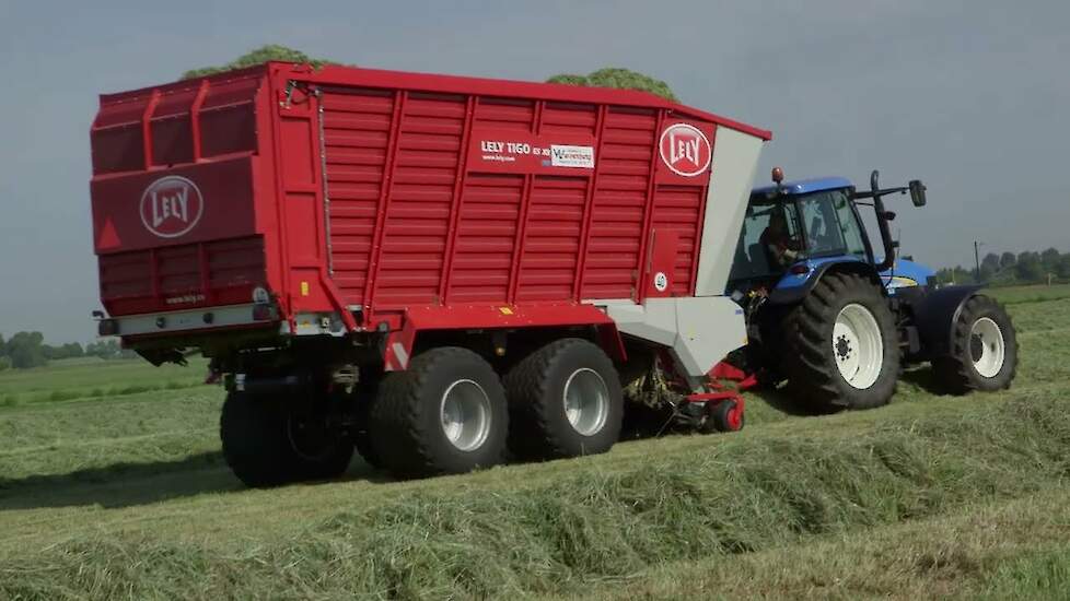 Inkuilen met 2 Lely Tigo's XR 65' bij Loonbedrijf W. Verburg Trekkerweb