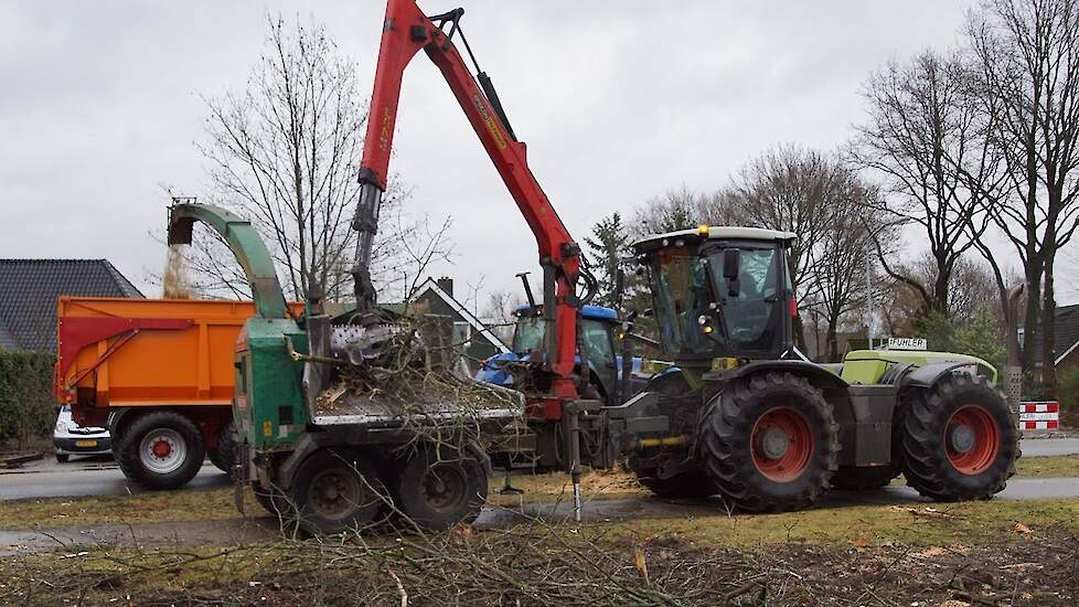 Claas Xerion 3800 Trac VC met Jenz Hem 581 van loonbedrijf Fuhler Trekkerweb