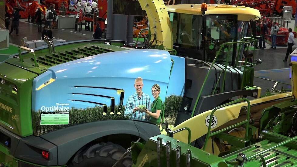 Krone nieuws op de Sima Parijs 2017 onder andere de Krone EasyCut R 400 Trekkerweb