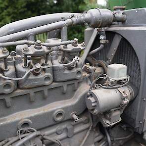 De Farmer 2 heeft een driecilinder watergekoelde MWM-motor van 35pk.