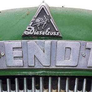 Het logo van Fendt: de Dieselross.