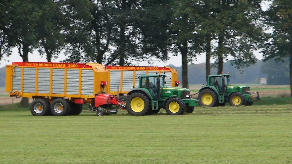 John Deere`s Veenhuis inkuilen Trekkerweb