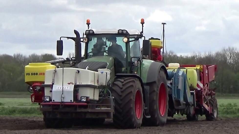 FENDT 939 PROFI PLUS MET EEN IMANTS SPITMACHINE GRIMME GB 430 AARDAPPELSPOTEN