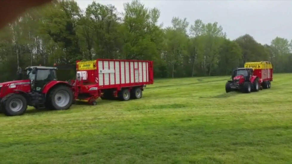 De eerste snee bij melkveebedrijf Thijhuis Trekkerweb
