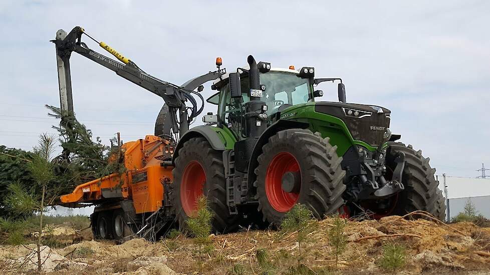 De eerst geleverde Fendt 1050 Vario en de Doppstadt 812 in actie Trekkerweb
