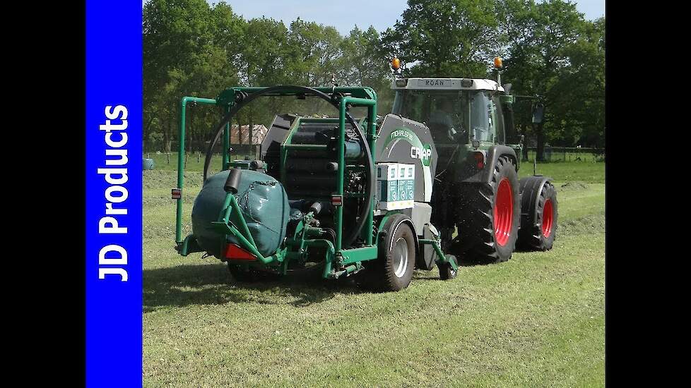 Fendt 410/Criap Midi Baler 85/Pressing bales/Balen persen/van Kempen/Putten