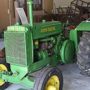 Deze John Deere AR uit 1935 is de oudste trekker uit de collectie van Jan Timmer.