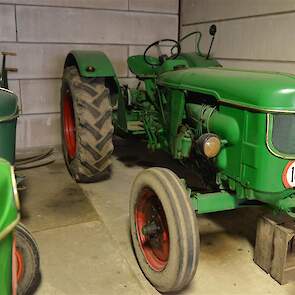 De D55 uit de D-serie van Deutz met een viercilinder diesel van 55 pk.