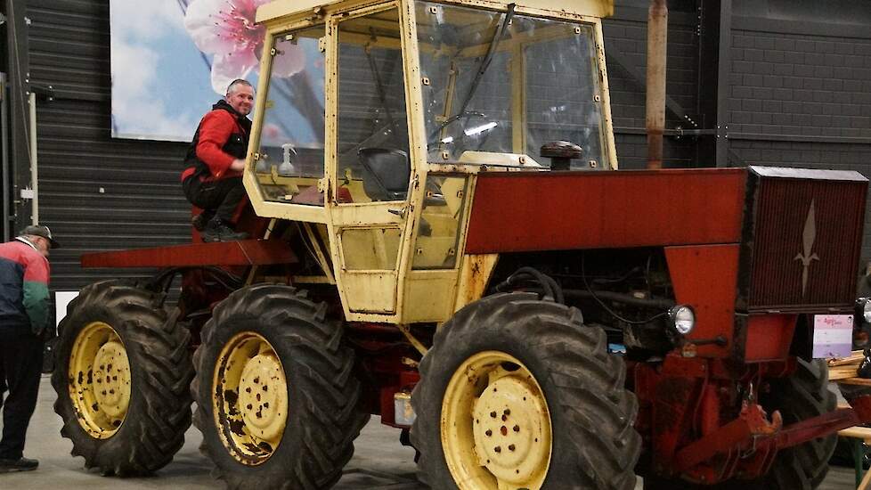 Unieke trekkers en landbouwmachines tijdens AgriClassic in TT Hall Assen Trekkerweb