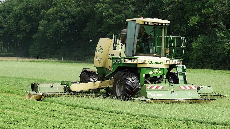 High speed grasmaaien met Krone BIG M II Trekkerweb Topspeed grassmen