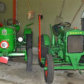 Twee van de drie Deutz trekkers van Joan: links een D15, rechts een watergekoelde F1m414.