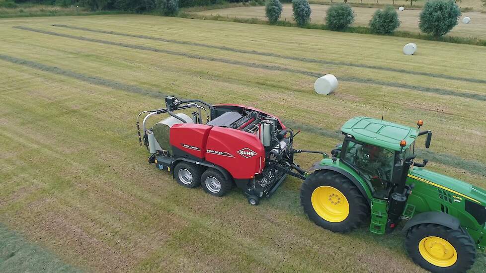 Nieuwe KUHN FBP3135 met uniek folie bindsysteem. Trekkerweb