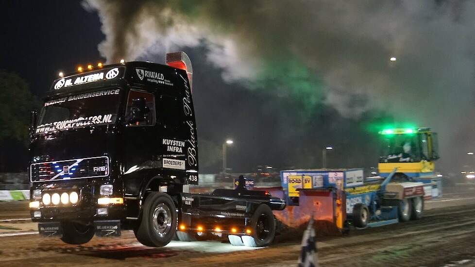 NK Truckpulling 2017 in Staphorst city bij STTS stichting trekkertrek Staphorst Trekkerweb