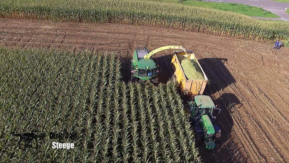 Loonbedrijf De Covik uit Steenderen in de ma&iuml;s Trekkerweb