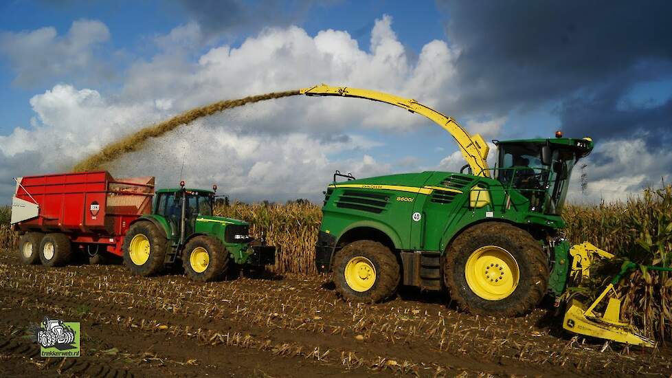 John Deere 8600i SPFH Hungry Chopper Tour -Trekkerweb chopper ma&iuml;s cornharvest new