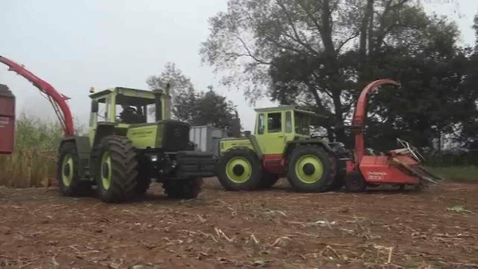 Mega ma&iuml;shaksel festijn met MB-Trac`s en Unimog in Nordhorn Trekkerweb ensilage corn harvest