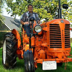 Joop Lekkerkerker begon een jaar of vijf geleden met het verzamelen van oldtimertrekkers. Eerst kwam de Zetor, toen de Fordson en als laatste de Fendt.