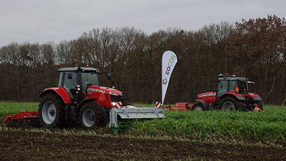 Demonstratie verkleinen inwerken groenbemesters Veldleeuwerik Broedplaats te Odoorn Trekkerweb