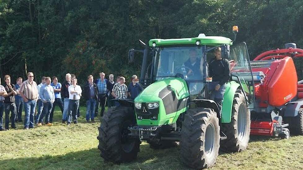 Demo Unia hooibouw en grondbewerking bij Zonderland Machinehandel BV Trekkerweb