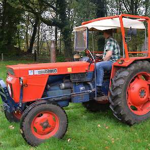 De Minitauro is van 1967. De trekker is destijds nieuw aangeschaft door de opa van Martin Nijhuis.