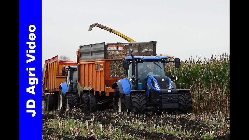 Mais hakselen 2017/Modderen/Mud/New Holland FR9050+FR9060/Zinger/Harvesting maize/Maishäckseln