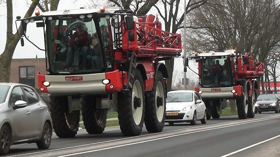 Nieuw Agrifac fabriek zorgt voor verkeersopstopping in Steenwijk Trekkerweb