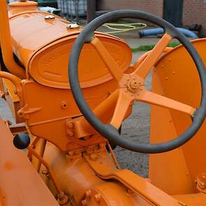 De uiterste sobere werkplek van een Fordson N.