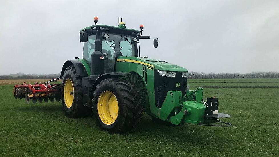 Autonome John Deere 8320R de grootste werkende robot trekker van Europa Trekkerweb
