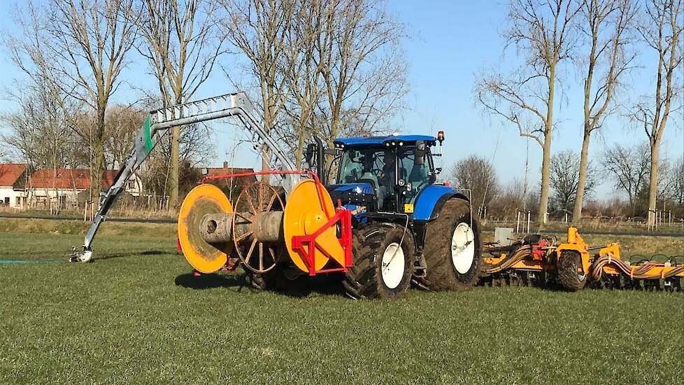 Kasteel-Meeuwen met drie nieuwe New Holland T7.230 met Van de Broek Slurry Swivels! Trekkerweb