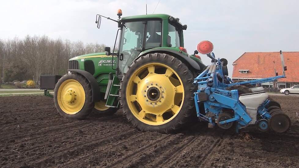 Demoveld Betaseed in Drenthe gezaaid Trekkerweb