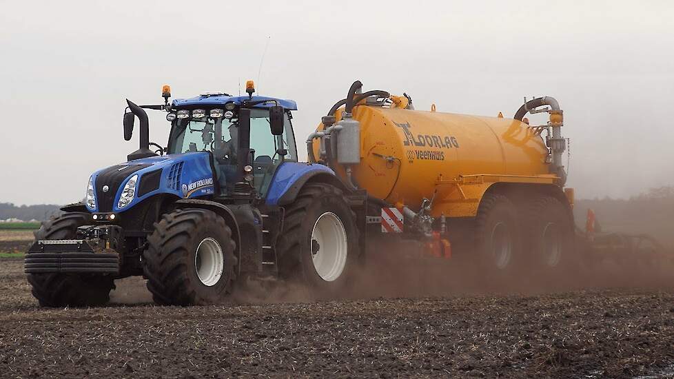 New Holland  T8.350 350 PK  Veenhuis 18 Kuub Moorlag Mestverwerking  Trekkerweb