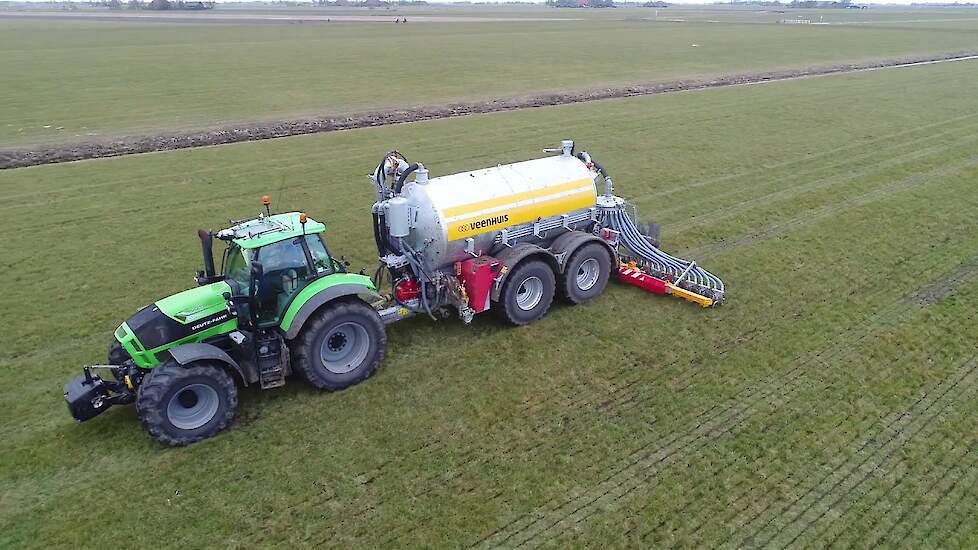 Mts Hofstee aan het bemesten. Mestseizoen2018!
