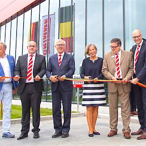 Christian Vanderstichelen (voormalig importeur), Vincent Ramard (directeur GRIMME France), Franz en Christine Grimme, Stefan Rüdig (directeur GRIMME België) en de directeur van de GRIMME Landmaschinenfabrik Sebastian Talg.