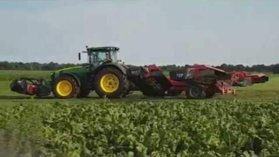 John Deere 8400R speelt met 15 meter Sip Trekkerweb