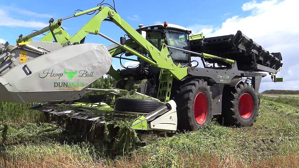 CLAAS XERION 4000 VEZELHENNEP OOGST DUNAGRO