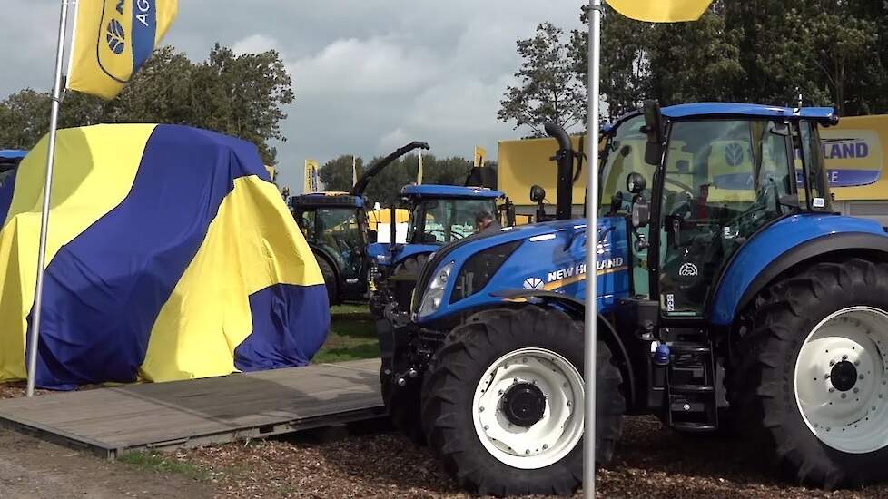 Wat zit er onder het kleed morgen bij New Holland ? Bij Agrotechniek Holland