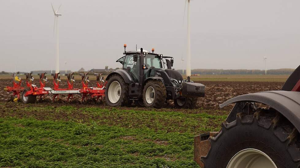 Geslaagde Pöttinger demo grondbewerking van Duport