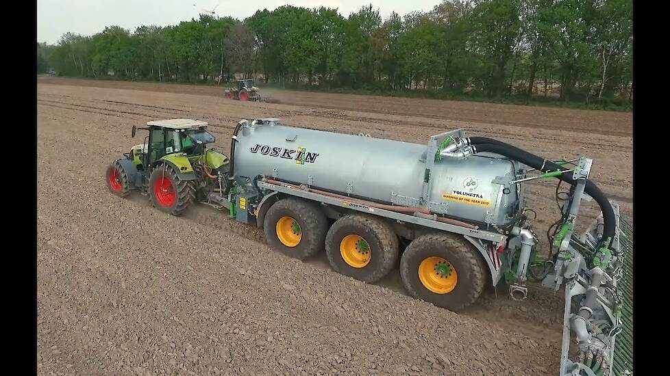 Claas Arion 640 met Joskin 22.500 liter bouwland bemesten Trekkerweb