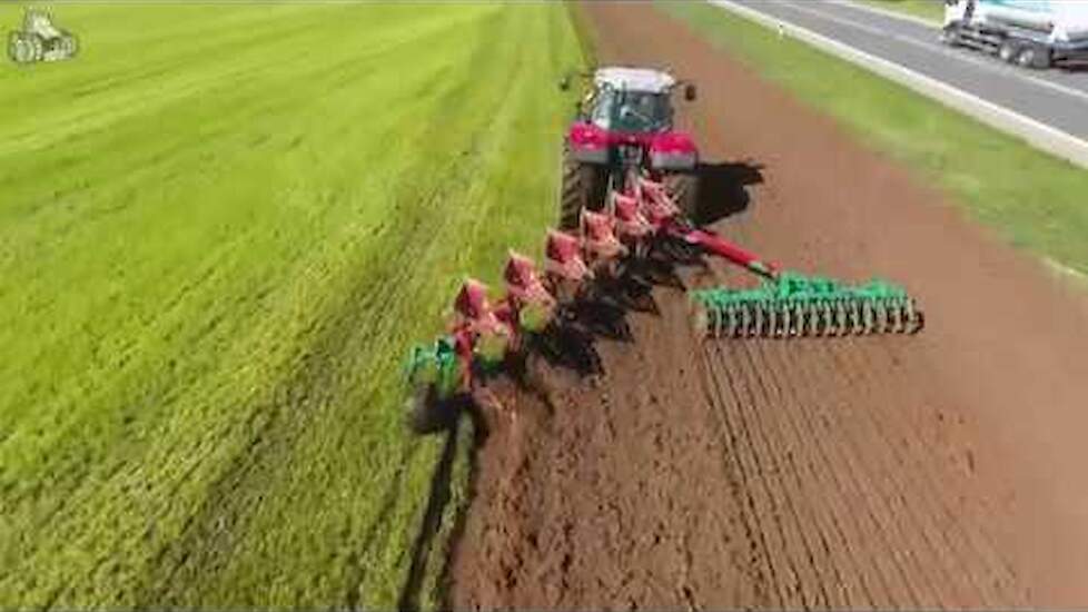 Massey Ferguson 7626 250pk voor de zesschaarwentelploeg