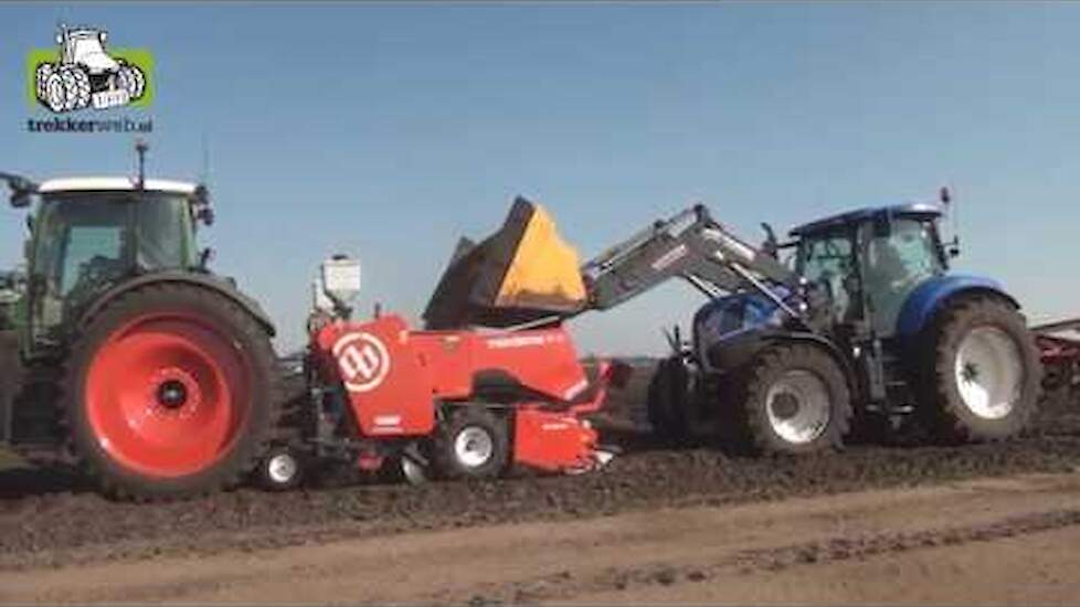 Miedema CP 42 met aanaardkappen en Fendt 718 aardappelen poten