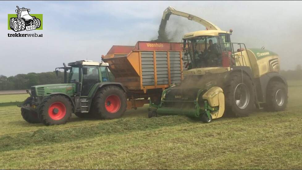 Nieuwe Krone BiG X 580 bij WTC de Kempen uit Middelbeers in het eerste gras